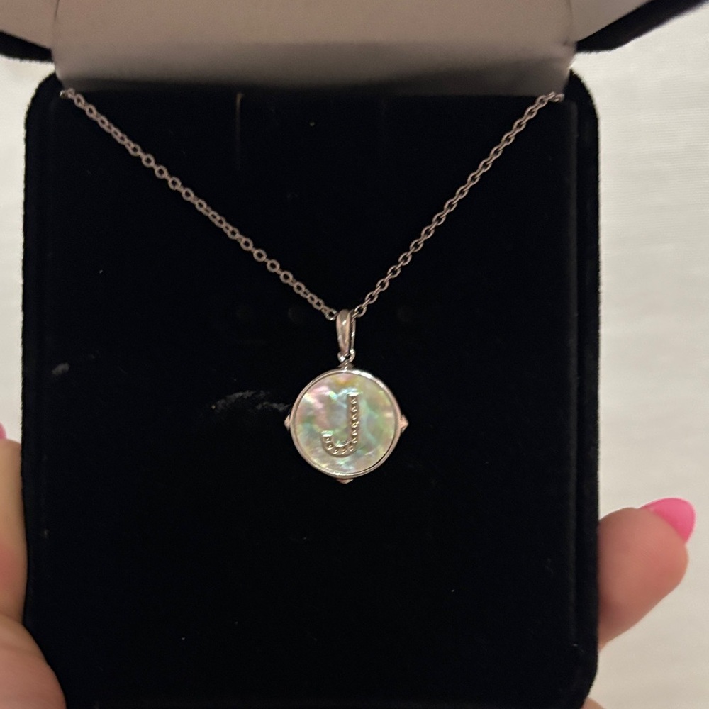 J Kendra Scott pendant necklace